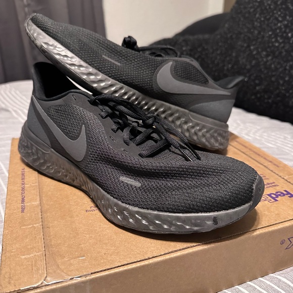 Nike Shoes - Picture 2 of 2